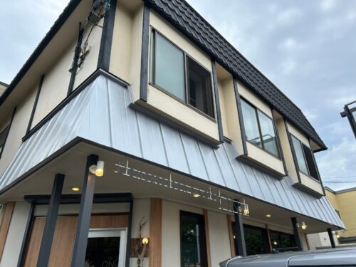 Delicatessen Cafe ONUの店前